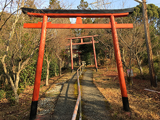 (貫の補修) 補修後、朱塗り塗装をして仕上げました
